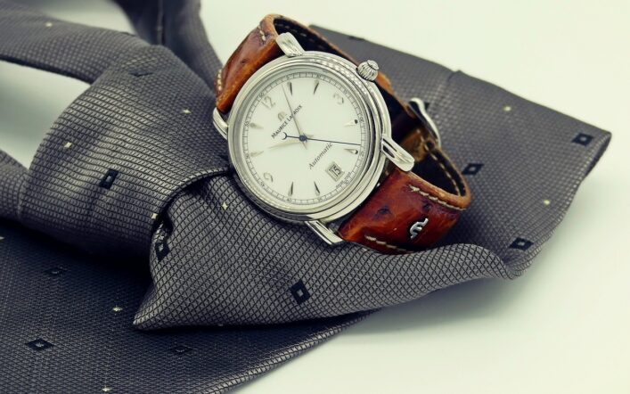 Jak zapakować zegarek, by prezent wyglądał elegancko i oryginalnie?